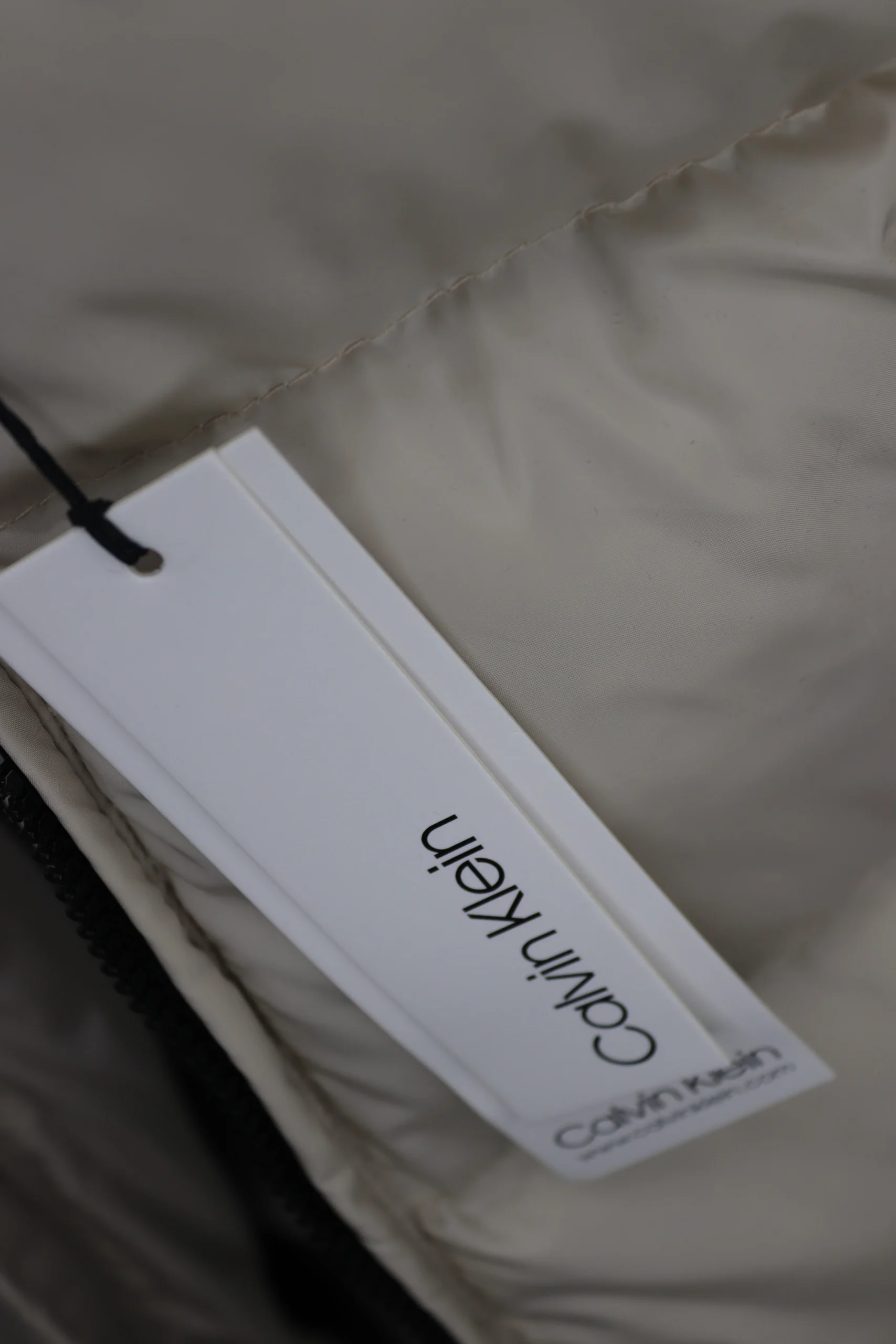 Calvın Kleın baskı şişme mont (10)