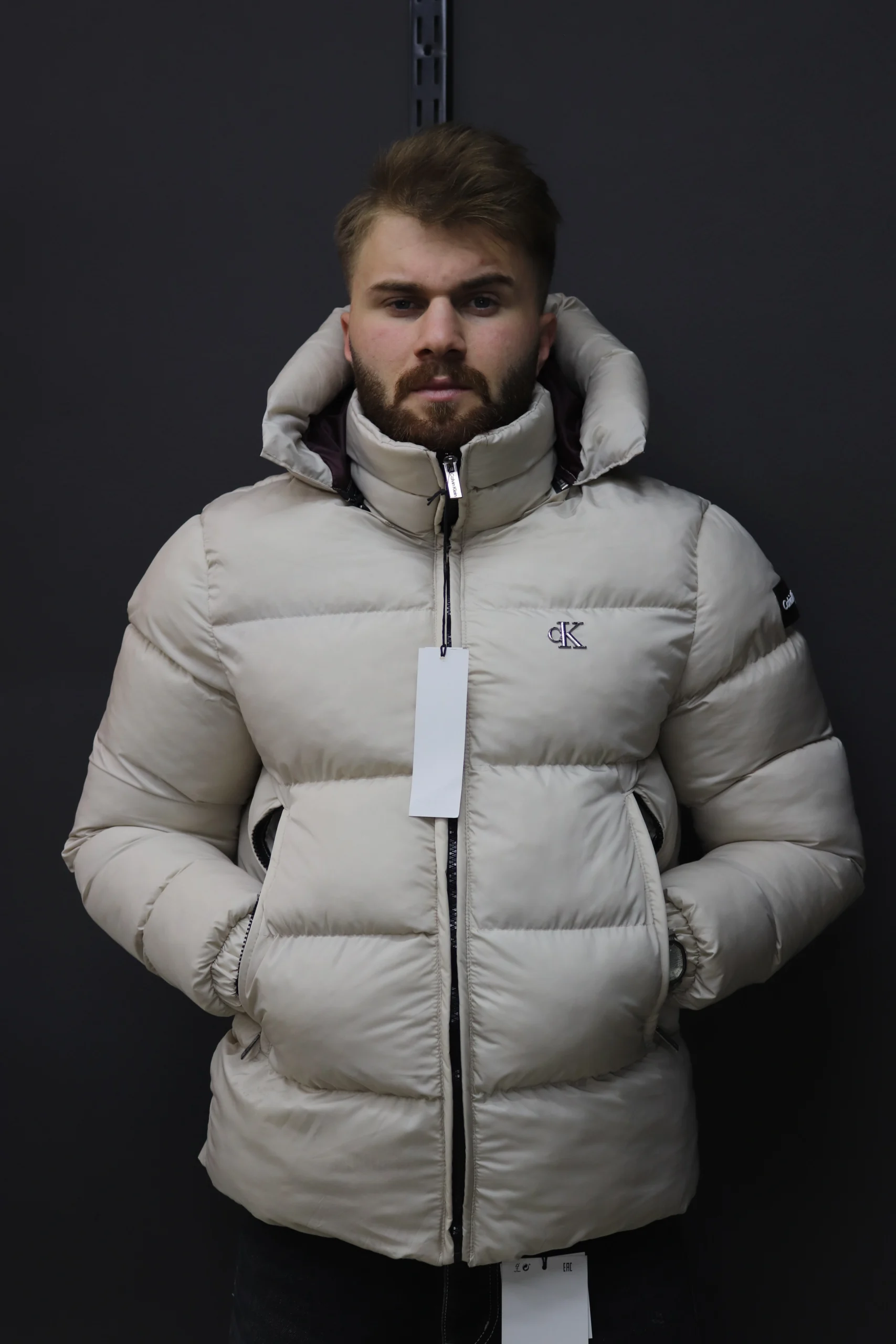 Calvın Kleın baskı şişme mont (2),