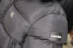 Calvın Kleın baskı şişme mont (1)
